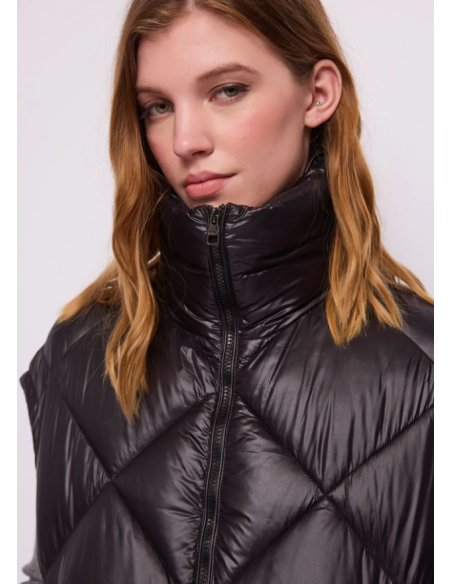 Gilet noir en nylon matelassé 35004